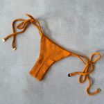 Calcinha Biquíni Acapulco Avulsa Fio Duplo Amarração Lateral Textura Sol do Deserto Trituê