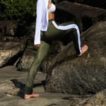 Calça jogger verde c/ listras 