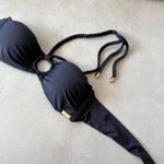 Top biquíni Alba preto tomara que caia argola banho ouro alça trança manual Trituê 