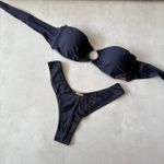 Top biquíni Alba preto tomara que caia argola banho ouro alça trança manual Trituê 