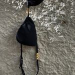 Top Avulso Cortininha Gaia Preto textura metal torcido ouro Trituê 