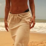 Saia Francesca longa linho cru com bolsos Trituê