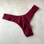 Calcinha biquíni Phoenix fio duplo lateral plissada cereja Trituê