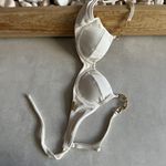 Top Deli meia taça off white com corrente Trituê 