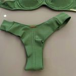 Calcinha biquíni Phoenix fio duplo lateral plissada verde menta Trituê 