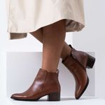 Bota Firenze em Couro Nescau 