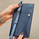 Bolsa CARTEIRA Couro Legítimo Bubblê - Azul Anil e Hortência