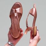 Sandália Rasteira - FLORESCER - Metalizado Rose - 842.64 