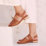 Sandália Rasteira - MARÉ - Caramelo - 842.97