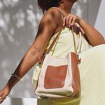 Bolsa de Couro - ENCANTO - Chocolate e Off White