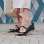 Sandália Anabela Couro Legítimo Preto - LUAU