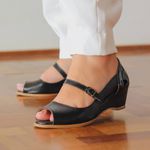 Sandália Anabela Couro Legítimo Preto - LUAU