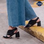 Sandália Peep Toe Preta - VENEZA