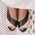 Sandália - RITMO - Off White e Preta - 965.58