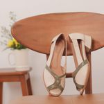 Sapato Peep Toe CUIDADO - Sálvia e Off White - 965.22