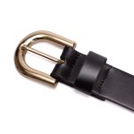 Cinto feminino em couro na cor preto com fivela dourada