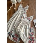 Vestido mídi de linho bordado 