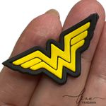 Mini Brasão Mulher Maravilha Emborrachado (4Uni.) 