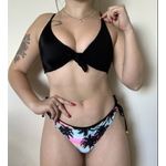 Biquíni Oásis Lacinho Top Faixa Preto Calcinha Estampada