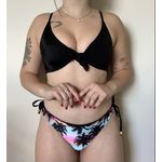Biquíni Oásis Lacinho Top Faixa Preto Calcinha Estampada