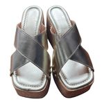 Sandalia Anabela Dourada