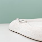 Anel V Cravejado Prata 925 