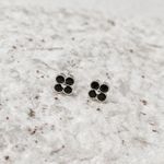 Brinco Trevo Cravejado preto Prata 925