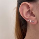 Brinco Solitario Lilas 4mm Prata 925