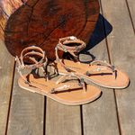 Rasteira Lia Camel Villa Griffe 