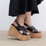 Sandália Flatform Jordana Preta Villa Griffe 