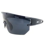 Óculos de Sol HD Hilo acetato preto detalhes emborrachados em cinza e lentes fumê Modelo máscara