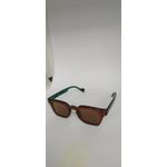 Óculos de sol HD Vibe Verde com armação em anImal print, hastes verdes e lentes marrom com proteção UV