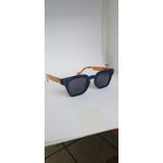 Óculos de sol HD Vibe Azul com armação azul, hastes animal print e lentes com proteção UV