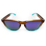 Óculos de Sol MULTI HD com armação em acetato degrade marrom e azul, com lentes na cor roxa