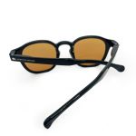 Óculos de Sol Owl HD em acetato preto com as lentes em fumê. Modelo hype casual