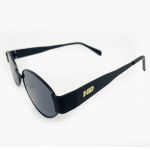 Óculos de sol HD em metal com armação preta e lentes fume com proteção UV