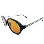 Óculos de sol HD com armação preta, haste metalizada e lentes marrom com proteção UV