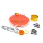 Kit de Costura com Caixa Plástica contendo Tesoura, Linhas, Fita Métrica, Agulhas, Botões e outros itens