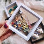 Expositor de Joias Caixa de Exibição Flutuante 3D em Filme Transparente PE - Organizador e Embalagem de Viagem para Joias Brincos Colares Pulseiras e Maquiagem – 9x9 cm
