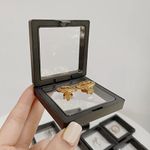 Expositor de Joias Caixa de Exibição Flutuante 3D em Filme Transparente PE - Organizador e Embalagem de Viagem para Joias Brincos Colares Pulseiras e Maquiagem – 9x9 cm