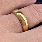 Anel de Aço Inoxidável Banhado a Ouro 18K – Aliança Clássica de Casamento – 6 mm – Acabamento Simples e Elegante – Joia Luxuosa Presente para Homens e Mulheres