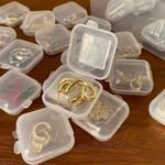 Caixas de Armazenamento de Joias Transparentes com Tampa – Organizador Quadrado para Brincos, Tampões de Ouvido e Pequenas Peças