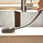 Escova com Cabo Longo para Limpeza de Copos, Garrafas, Xícaras – Escova para Remoção de Manchas Sulcos Sem Cantos Mortos – Ferramenta de Limpeza Multifuncional para Cozinha – 33 cm de comprimento
