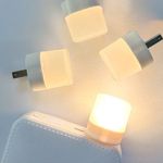Luz Noturna mini USB Branco Quente para Leitura de Livros e Acampamento ao Ar Livre – Luz LED de Carregamento de Energia para Computador e Celular com Plugue USB