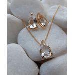 Conjunto Brincos e Colar em Pedra Natural de Cristal Príncipe e corrente com banho Ouro 18k.