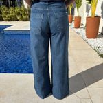 Calça Jeans Feminina Wide Leg com Fenda - Escura