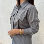 Camisa Feminina Listrada - Cinza