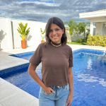 T-Shirt Feminina Gola - Marrom
