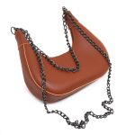 Bolsa Meia-Lua com Corrente Dupla – Inspiração Blogueira 