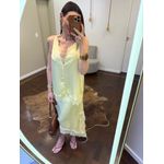 Regata Cetim e Renda Decote V - Amarela